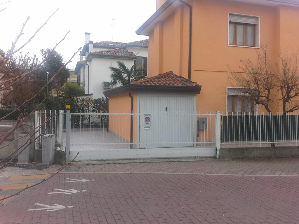 Villa Al Sole Mestre Exterior photo
